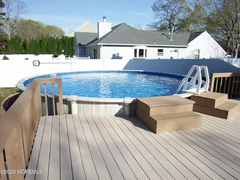 Exterior - 424 Continental St, Forked River, NJ 08731 photo 2 of 3