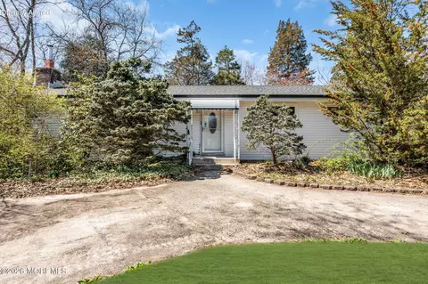 40 Redwood Pl, Jackson, NJ 08527