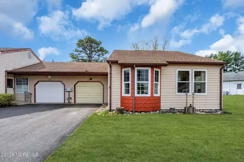20 Amesbury Rd #B, Whiting, NJ 08759