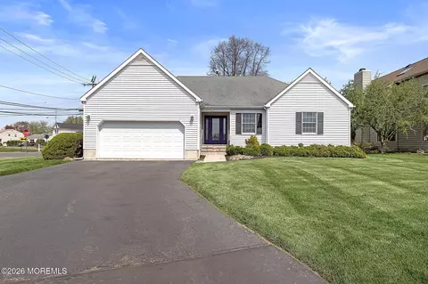 1 Jackson Ct, Monmouth Beach, NJ 07750