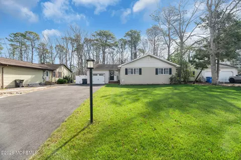 391 Lighthouse Dr, Manahawkin, NJ 08050