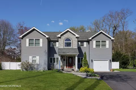 771 Park Ave, Belford, NJ 07718