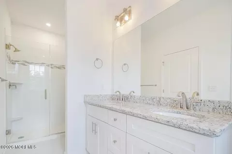 Bath - 300 Virtue Rd, Brick, NJ 08723 photo 4 of 5