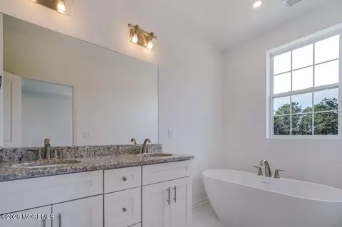 Bath - 300 Virtue Rd, Brick, NJ 08723 photo 3 of 5