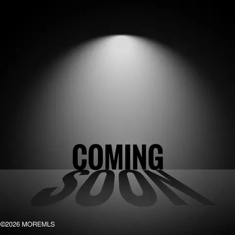 39 Tioga Dr, Howell, NJ 07731