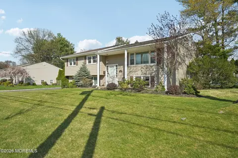 676 Rutgers Pl, Paramus, NJ 07652