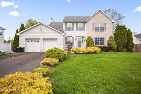 23 Dogwood Ct, Cliffwood, NJ 07721