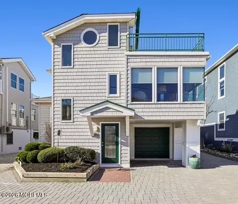 42 W Cape Cod Ln, Long Beach Township, NJ 08008