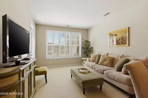 719 Amy Ct, Lakewood, NJ 08701