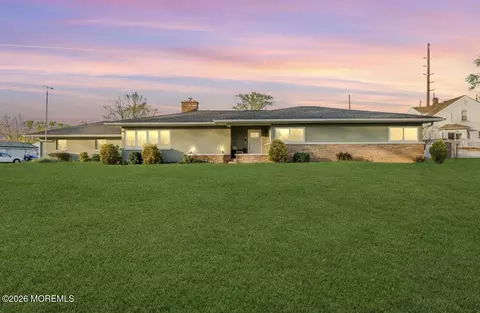 210 Springlawn Ave, Matawan, NJ 07747