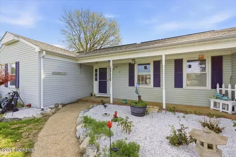 503 Buttonwood Dr, Lanoka Harbor, NJ 08734