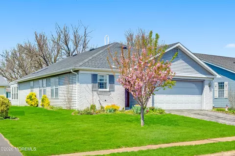 3 Everest Dr N, Brick, NJ 08724