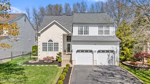 126 Wainwright Dr, Old Bridge, NJ 08857