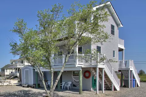 1255 W Mallard Dr, Manahawkin, NJ 08050