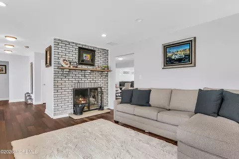 Entry Way - 933 Montauk Dr, Forked River, NJ 08731 photo 3 of 5