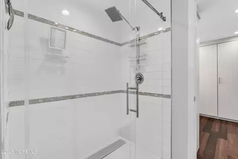 Bath - 933 Montauk Dr, Forked River, NJ 08731 photo 6 of 6