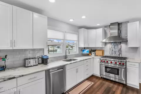 Kitchen - 933 Montauk Dr, Forked River, NJ 08731 photo 2 of 5