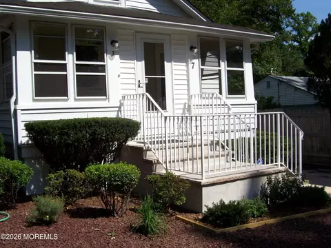 7 Houston St, Red Bank, NJ 07701