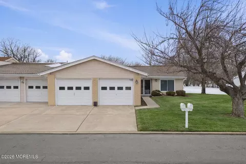 491 Delair Rd #491B, Monroe, NJ 08831