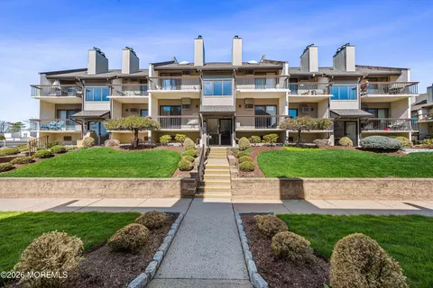 806 W Ridge Mews #806, Wood Ridge, NJ 07075