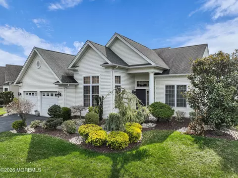 63 Turnberry Dr, Monroe, NJ 08831