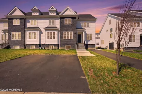 193 Colonial Dr, Lakewood, NJ 08701