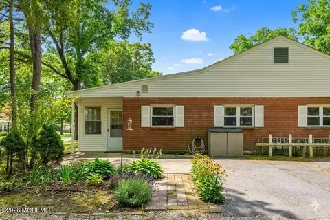 11 Birch St #A, Toms River, NJ 08757