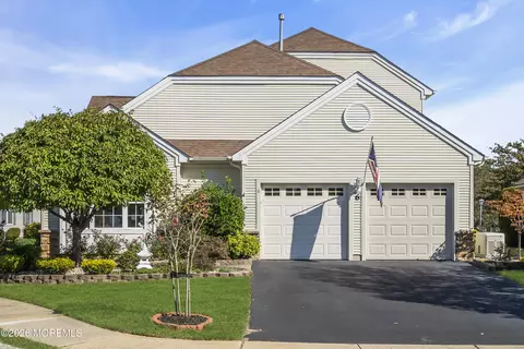 6 Avalon Ct, Manchester, NJ 08759