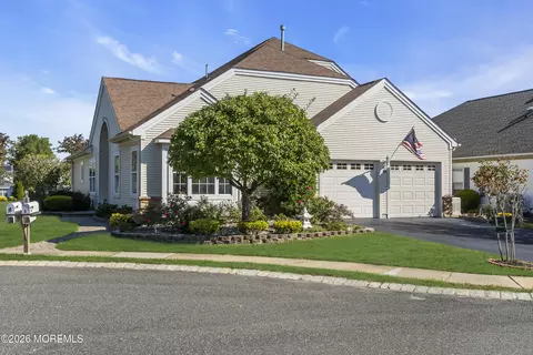6 Avalon Ct, Manchester, NJ 08759