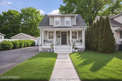 33 Memorial Pkwy, Atlantic Highlands, NJ 07716