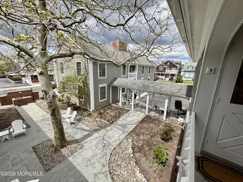 21 Mount St #B-3, Bay Head, NJ 08742