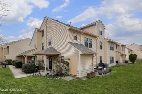 605 Begonia Ct, Jackson, NJ 08527