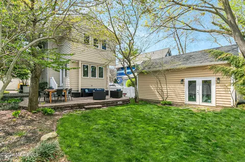 Exterior - 39 Allen St, Rumson, NJ 07760 photo 5 of 8