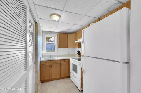 Kitchen - 865 Pershing Ave, Brick, NJ 08723 photo 6 of 6