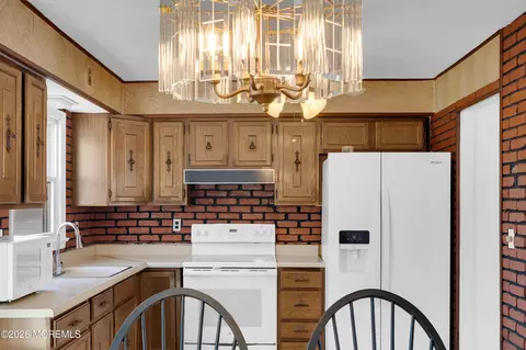Kitchen - 865 Pershing Ave, Brick, NJ 08723 photo 3 of 6