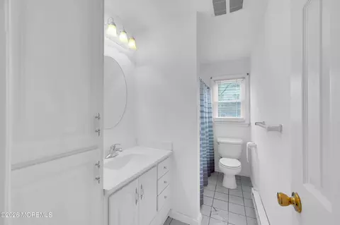 Bath - 865 Pershing Ave, Brick, NJ 08723 photo 1 of 2