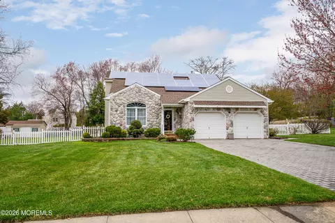 725 Skoog Ct, Brick, NJ 08724