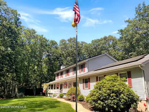 78 Ivins Dr, New Egypt, NJ 08533