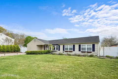 4 Douglas Dr, Tinton Falls, NJ 07753