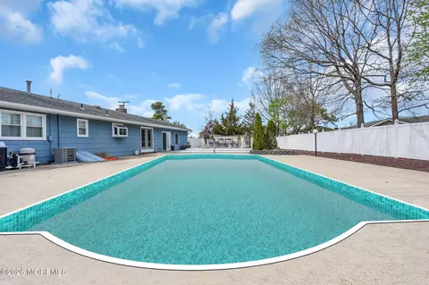 Exterior - 7 Glenwood Dr, Bayville, NJ 08721 photo 13 of 16
