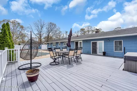 Exterior - 7 Glenwood Dr, Bayville, NJ 08721 photo 1 of 16
