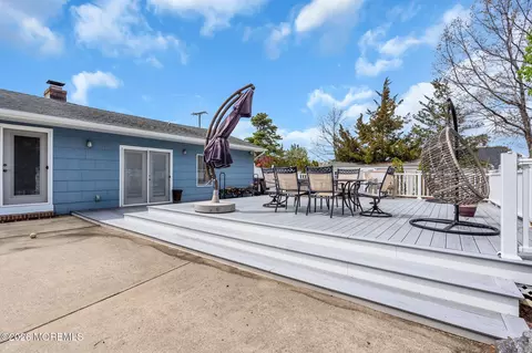 Exterior - 7 Glenwood Dr, Bayville, NJ 08721 photo 3 of 16