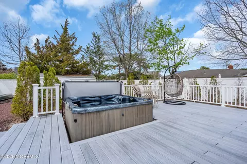 Exterior - 7 Glenwood Dr, Bayville, NJ 08721 photo 9 of 16