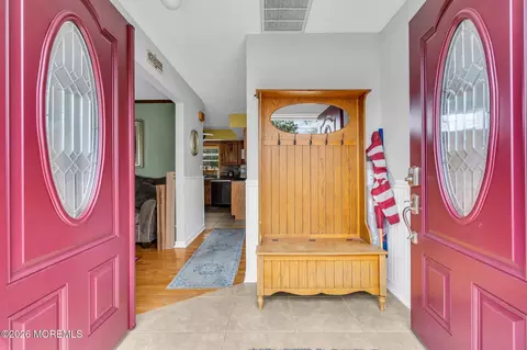Entry Way - 7 Glenwood Dr, Bayville, NJ 08721 photo 1 of 4