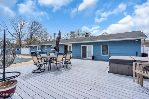 Exterior - 7 Glenwood Dr, Bayville, NJ 08721 photo 2 of 16