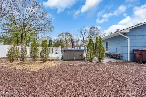 Exterior - 7 Glenwood Dr, Bayville, NJ 08721 photo 5 of 16