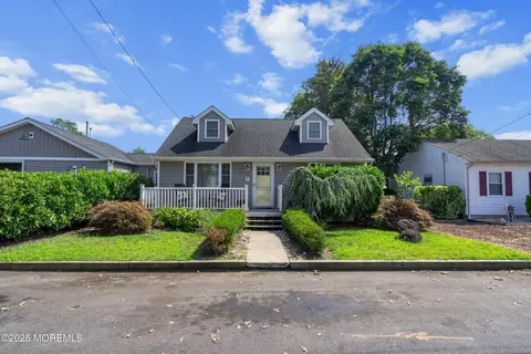 32 E Long Branch Ave, Ocean Gate, NJ 08740