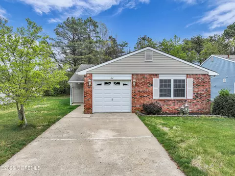 21 Mariner Pl, Brick, NJ 08723