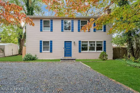58 Flipper Ave, Manahawkin, NJ 08050