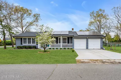 300 Linden Ave, Pine Beach, NJ 08741